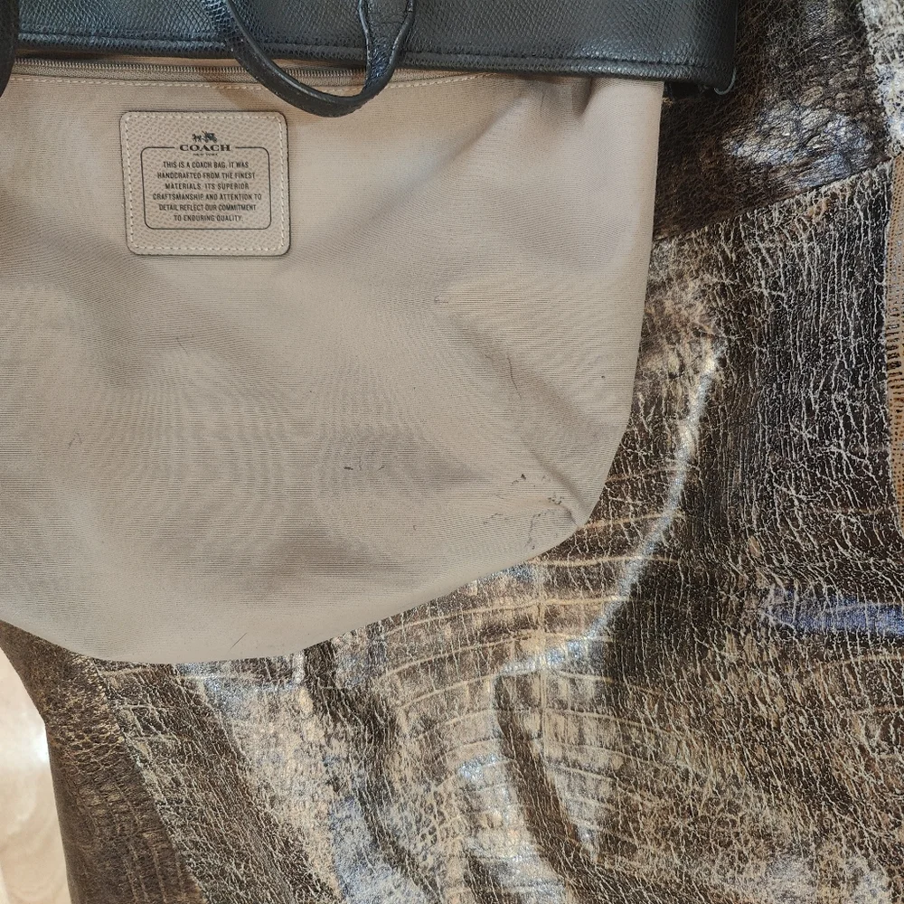 Coach - Picture 7 of 7